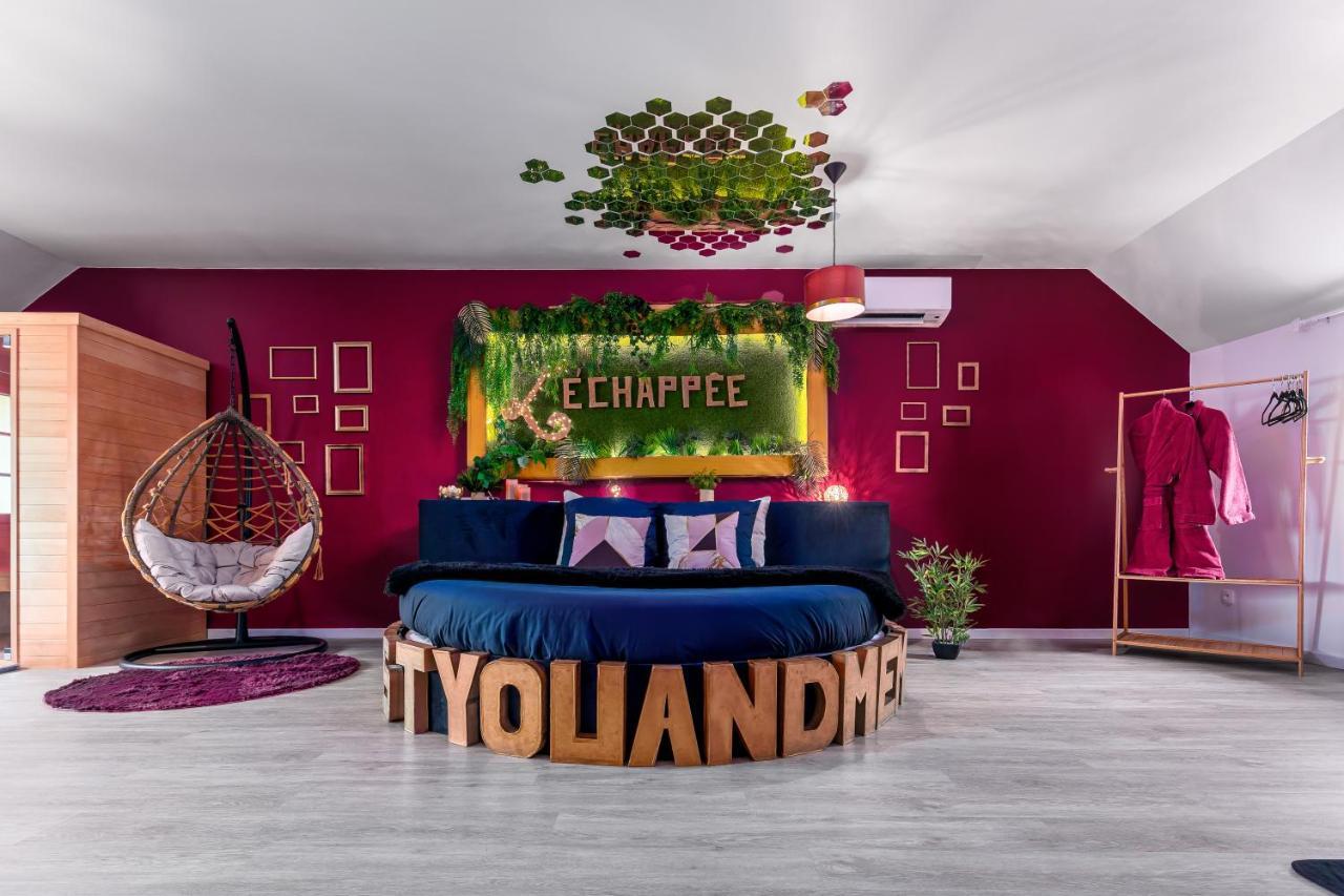 Suite L'Echappee - Maison Romantique - Spa & Sauna Privatif- Pole Dance - Lit Rond Avec Miroir Au Plafond Pezarches Luaran gambar