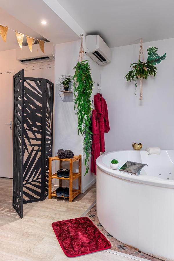 Suite L'Echappee - Maison Romantique - Spa & Sauna Privatif- Pole Dance - Lit Rond Avec Miroir Au Plafond Pezarches Luaran gambar