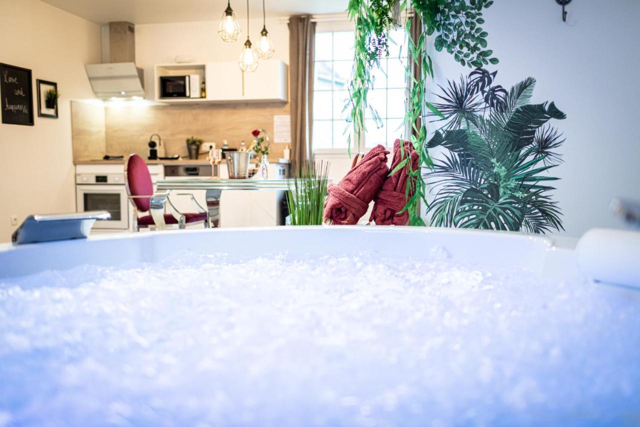 Suite L'Echappee - Maison Romantique - Spa & Sauna Privatif- Pole Dance - Lit Rond Avec Miroir Au Plafond Pezarches Luaran gambar