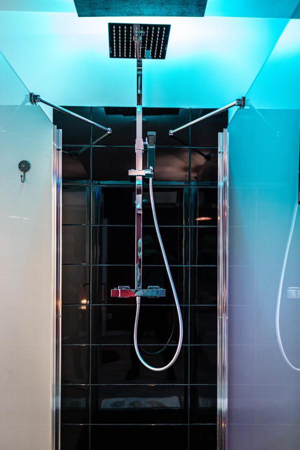 Suite L'Echappee - Maison Romantique - Spa & Sauna Privatif- Pole Dance - Lit Rond Avec Miroir Au Plafond Pezarches Luaran gambar